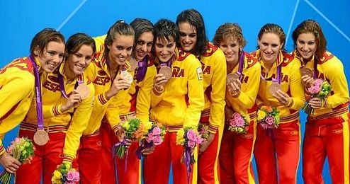 El equipo de natación sincronizada celebra la medalla conseguida en Londres 2012. El equipo de natación sincronizada celebra la medalla conseguida en Londres 2012.
