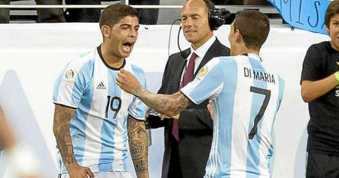 Banega y Di María, protagonistas del triunfo de Argentina. Banega y Di María, protagonistas del triunfo de Argentina.