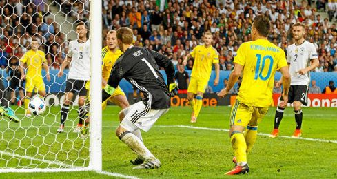 Konoplyanka ha tenido una de las mejores ocasiones ucranianas. Konoplyanka ha tenido una de las mejores ocasiones ucranianas.