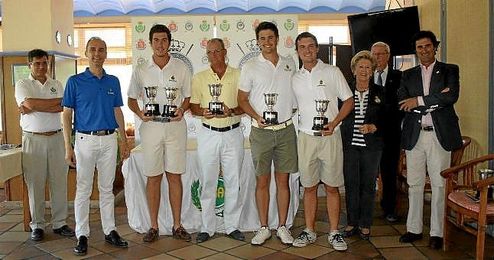 Imagen del equipo campeón del torneo. Imagen del equipo campeón del torneo.