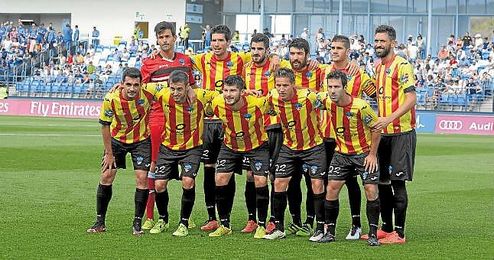 En la imagen, once inicial del Lleida, último escollo del Sevilla Atlético para certificar su ascenso a Segunda división. En la imagen, once inicial del Lleida, último escollo del Sevilla Atlético para certificar su ascenso a Segunda división.
