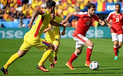 Suiza arranca un empate a Rumanía (1-1) Suiza arranca un empate a Rumanía (1-1)