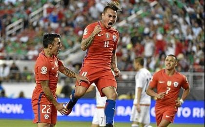 Vargas anotó cuatro de los siete goles de su equipo. Vargas anotó cuatro de los siete goles de su equipo.