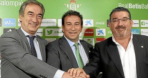 Javier Lozano, José Miguel López Catalán y Juan Valera. Javier Lozano, José Miguel López Catalán y Juan Valera.
