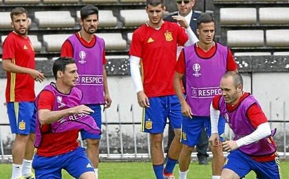 España, preparando el partido ante Croacia, en Bourdeaux. España, preparando el partido ante Croacia, en Bourdeaux.