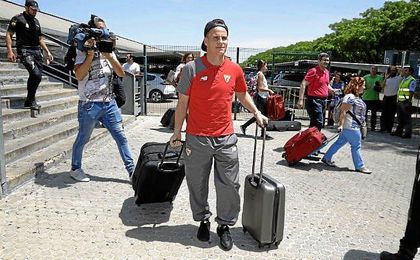 Al Barça se le escapa la opción Nolito, que parece que se marcha al City. Al Barça se le escapa la opción Nolito, que parece que se marcha al City.