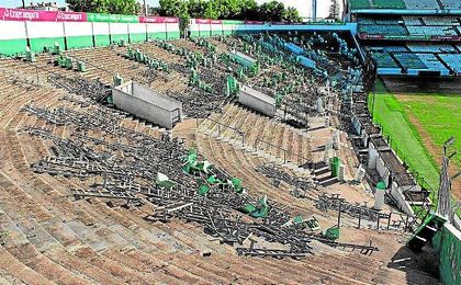 Inicio de las obras del Gol Sur del Villamarín. Inicio de las obras del Gol Sur del Villamarín.