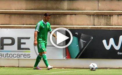 Durmisi demuestra su poderío a balón parado Durmisi demuestra su poderío a balón parado