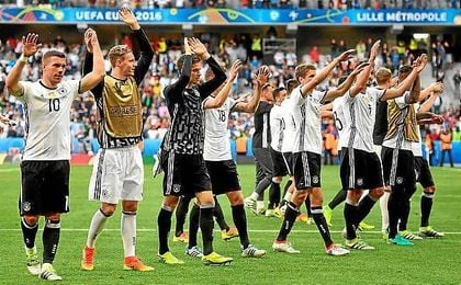 Los jugadores de Alemania celebran el triunfo. Los jugadores de Alemania celebran el triunfo.