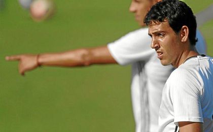 El Valencia ha vetado la posible salida de Dani Parejo al Ramón Sánchez Pizjuán. El Valencia ha vetado la posible salida de Dani Parejo al Ramón Sánchez Pizjuán.