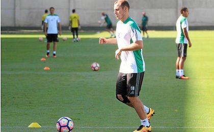 Zozulya en el entrenamiento matinal. Zozulya en el entrenamiento matinal.