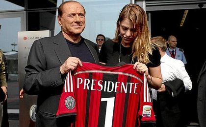 Silvio Berlusconi dejará de ser el dueño del Milan. Silvio Berlusconi dejará de ser el dueño del Milan.