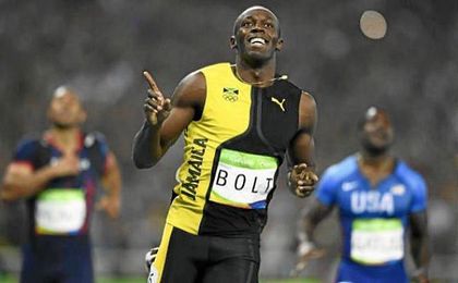 Bolt agranda su leyenda con su tercer oro en los 100 metros Bolt agranda su leyenda con su tercer oro en los 100 metros
