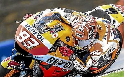 Marc Márquez encuentra el hueco para lograr su quinta ´pole´ de la temporada. Marc Márquez encuentra el hueco para lograr su quinta ´pole´ de la temporada.