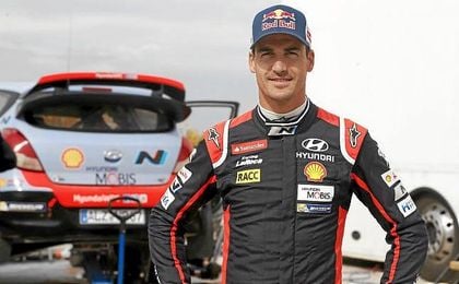 "Mi objetivo es luchar por victorias y podios en el WRC de una manera regular, y sé que es un objetivo realista". "Mi objetivo es luchar por victorias y podios en el WRC de una manera regular, y sé que es un objetivo realista".