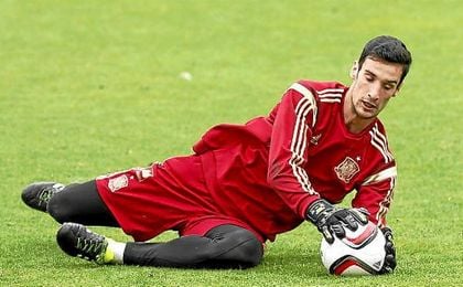 Dos de los tres porteros que estuvieron en la Eurocopa se han quedado fuera de la lista de Lopetegui. Dos de los tres porteros que estuvieron en la Eurocopa se han quedado fuera de la lista de Lopetegui.