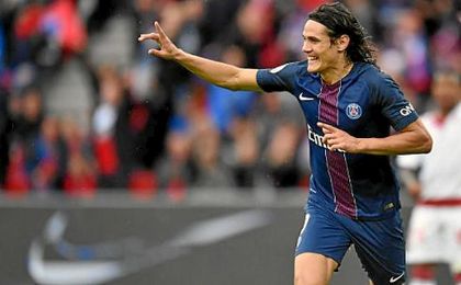Edinson Cavani anotó los dos goles del PSG ante el Girondins. Edinson Cavani anotó los dos goles del PSG ante el Girondins.