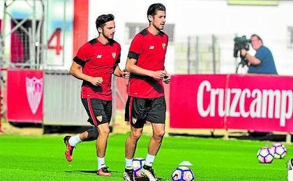 Escudero entrena junto a Sarabia. Escudero entrena junto a Sarabia.