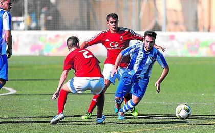 Lance del encuentro Nervión-Osuna Bote disputado ayer. Lance del encuentro Nervión-Osuna Bote disputado ayer.