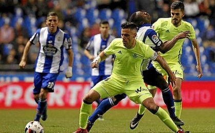 Vuelta de 1/16 de la Copa del Rey entre el Deportivo y el Betis en Riazor. En la imagen, Marlos Moreno. Vuelta de 1/16 de la Copa del Rey entre el Deportivo y el Betis en Riazor. En la imagen, Marlos Moreno.
