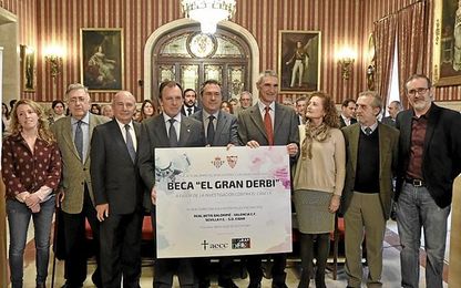 Imagen del acto de presentación. Imagen del acto de presentación.