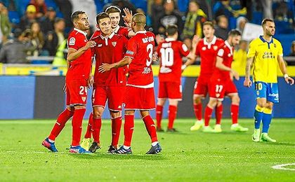 El conjunto sevillista celebra la victoria cosechada ante Las Palmas el pasado domingo. El conjunto sevillista celebra la victoria cosechada ante Las Palmas el pasado domingo.
