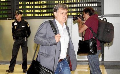 Martino prefiere a Pochettino y Simeone antes que a Sampaoli. Martino prefiere a Pochettino y Simeone antes que a Sampaoli.
