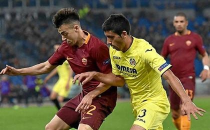 José Ángel pugna el esférico con el romanista El Shaarawy José Ángel pugna el esférico con el romanista El Shaarawy