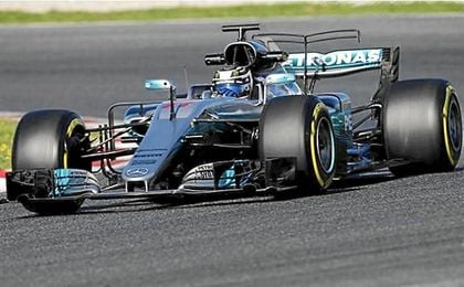 Bottas se hace con el mejor tiempo en la mañana del tercer día de tests. Bottas se hace con el mejor tiempo en la mañana del tercer día de tests.