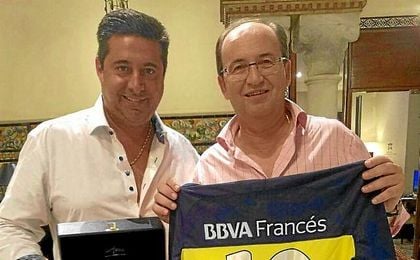 José Castro, junto a Angelici, en su visita a Boca Juniors. José Castro, junto a Angelici, en su visita a Boca Juniors.