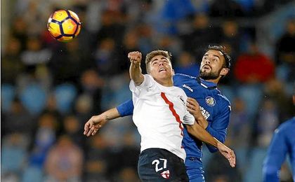 Molinero, en un lance del juego, durante el partido frente al Sevilla Atlético. UESyndication. Molinero, en un lance del juego, durante el partido frente al Sevilla Atlético. UESyndication.