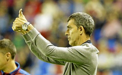 Muñiz es cauto ante la euforia granota por el ascenso. Muñiz es cauto ante la euforia granota por el ascenso.