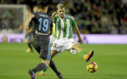 Ceballos no se limitó a generar el juego verdiblanco sino que también se fajó en la contención. Ceballos no se limitó a generar el juego verdiblanco sino que también se fajó en la contención.