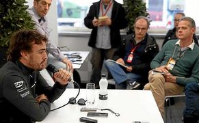 Fernando Alonso carga contra Honda