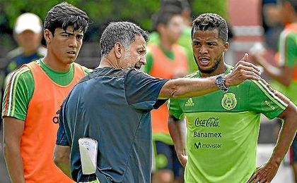 Juan Carlos Osorio estudia en Sevilla los métodos de Sampaoli Juan Carlos Osorio estudia en Sevilla los métodos de Sampaoli