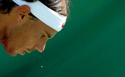 Nadal tendrá que sudar de lo lindo para alzarse con el trofeo. Nadal tendrá que sudar de lo lindo para alzarse con el trofeo.