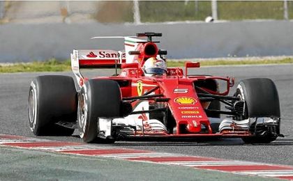 Vettel bate el récord de Bottas y el McLaren provoca dos banderas rojas Vettel bate el récord de Bottas y el McLaren provoca dos banderas rojas