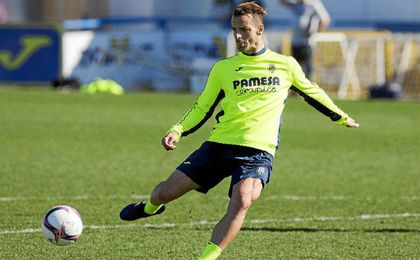 Soldado durante un entrenamiento con el Villarreal. Soldado durante un entrenamiento con el Villarreal.