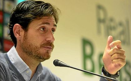 Víctor, en rueda de prensa. Víctor, en rueda de prensa.