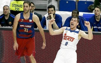 Real Madrid 76-75 Barcelona: Llull resuelve un clásico vibrante Real Madrid 76-75 Barcelona: Llull resuelve un clásico vibrante