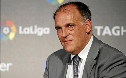 Tebas defiende a los árbitros. Tebas defiende a los árbitros.