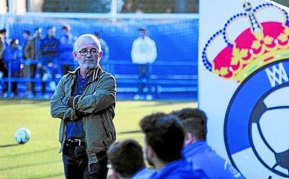 Eusebio Navarro, entrenador del UP Viso, ha cumplido una vuelta al frente de los alcoreños. Lince. Eusebio Navarro, entrenador del UP Viso, ha cumplido una vuelta al frente de los alcoreños. Lince.