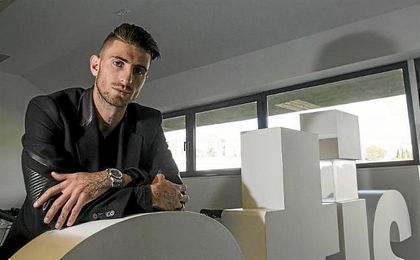 Piccini posas para ESTADIO Deportivo en la ciudad deportiva verdiblanca. Piccini posas para ESTADIO Deportivo en la ciudad deportiva verdiblanca.