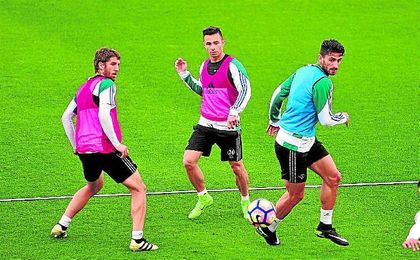 Cristiano Piccini, junto a Ruben Castro y Brasanac. UESyndication. Cristiano Piccini, junto a Ruben Castro y Brasanac. UESyndication.