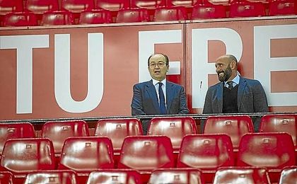 Monchi ha recibido el cariño de la grada. Monchi ha recibido el cariño de la grada.