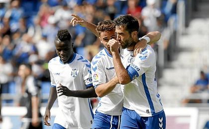 El Tenerife ganó con polémica. El Tenerife ganó con polémica.