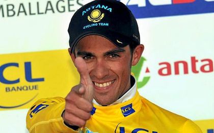 Contador salió ileso de su caída. Contador salió ileso de su caída.