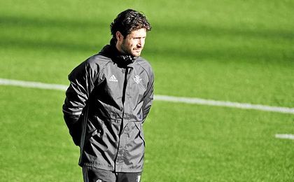 Una vuelta con Víctor al ritmo de Poyet Una vuelta con Víctor al ritmo de Poyet