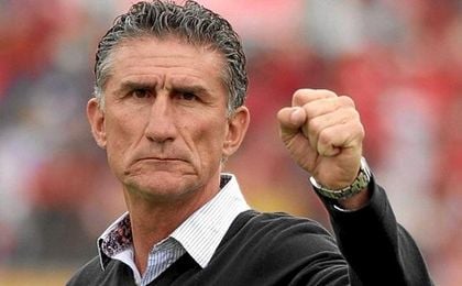 Bauza seguirá con Argentina y Sampaoli, en el Sevilla, por ahora. Bauza seguirá con Argentina y Sampaoli, en el Sevilla, por ahora.