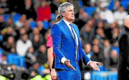 Quique Setién está en el punto de mira de la afición canaria. Quique Setién está en el punto de mira de la afición canaria.
